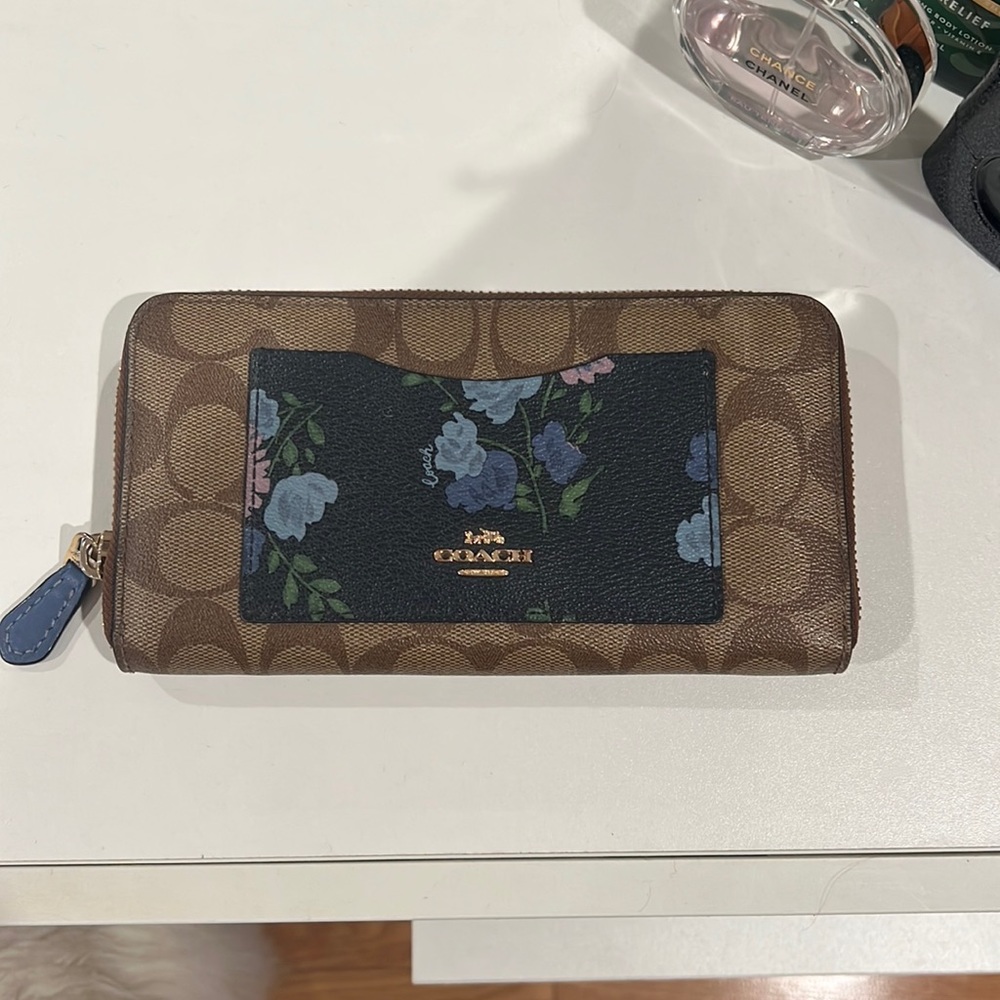 Coach wallet